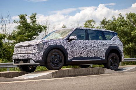 2024 Kia EV9 specifications potentially revealed in survey