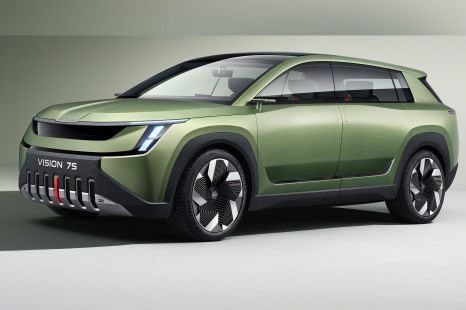 Skoda Vision 7S concept showcases new logo