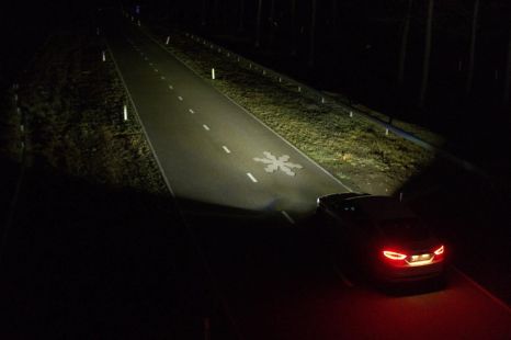 Ford trials new headlight tech that projects signs onto the road