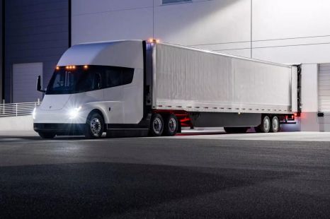 Tesla Semi orders paused, deliveries to begin this year
