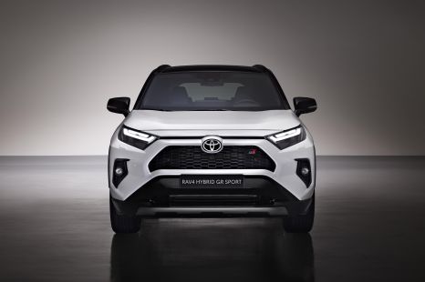 Toyota remains world's biggest car company
