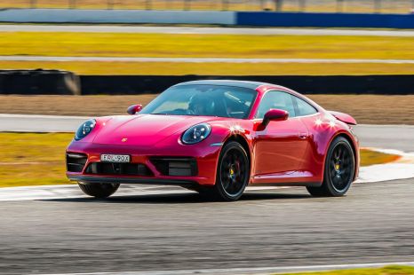 2023 Porsche 911 Carrera GTS performance review