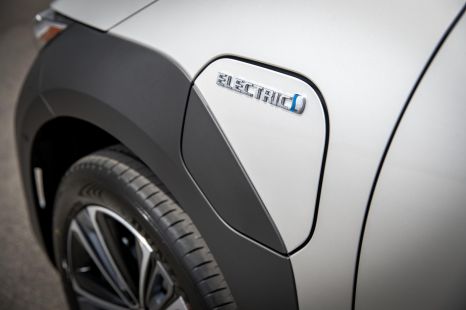 Electric car sales will be dominated by hybrids, hydrogen - Toyota
