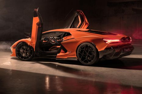 Lamborghini Revuelto: Hybrid V12 flagship revealed