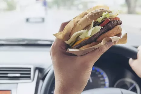 Is it illegal to eat while driving in Australia?