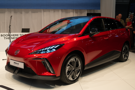 MG 4: Electric hatch priced as pre-sales open