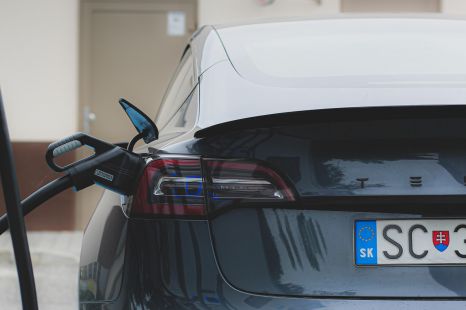 Electric car charger ban recommended by owners corporation conglomerate