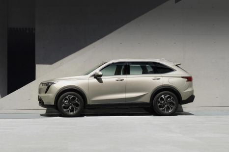 Russia drives China past Japan as world's biggest car exporter - report