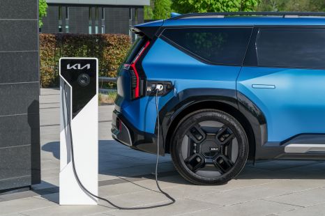 Australian Government wants new tax on EVs – report