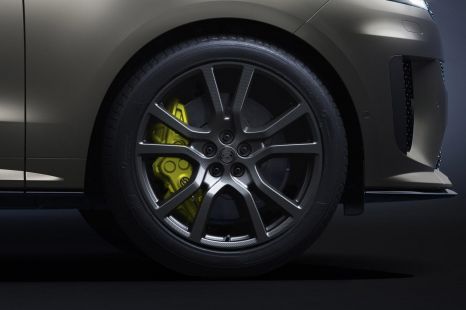 Australian innovation shaves 36kg from Range Rover Sport SV