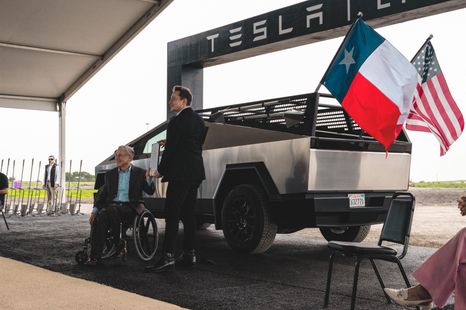 Tesla breaks ground on Texas lithium refinery