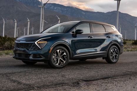 Kia Sportage Hybrid to miss out on feature offered on electrified RAV4, X-Trail