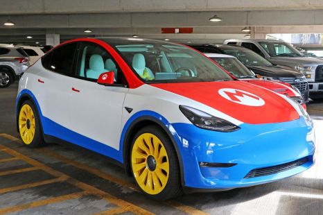 Someone found Super Mario's Tesla
