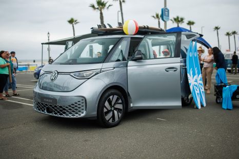 If this VW ID. Buzz is rocking, don't come a-knocking