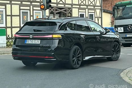 The wagon's revival continues with the electric VW ID.7