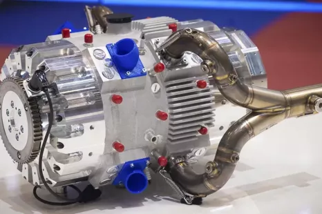 Pocket-sized 0.5L "one-stroke" concept engine in an MX-5!