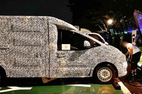 Is this Kia's next purpose-built vehicle disguised as a Staria?