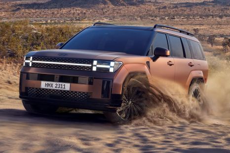 Hyundai used 'square wheels' to sell the Santa Fe's boxy new look