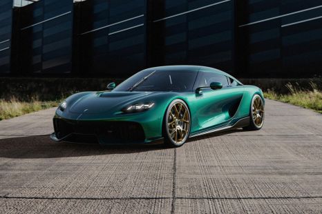 Koenigsegg's latest hypercar packs a wild 1715kW electrified V8