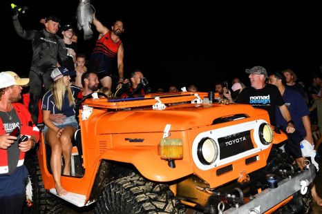 Electric Toyota LandCruiser drives 7km underwater