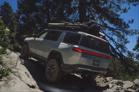 Rivian beats Jeep with a Rubicon-tackling electric SUV