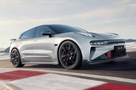 China's Zeekr reveals quad-motor Tesla Model S Plaid rival