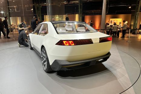 Commentary on 'right or wrong' irrelevant to BMW design