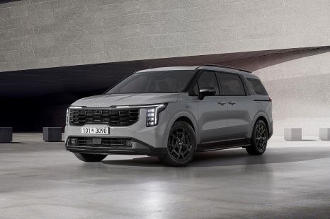 Kia reveals tech-heavy 2024 Carnival interior