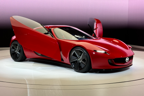 Reborn Mazda RX-7 could be rotary-driven after all