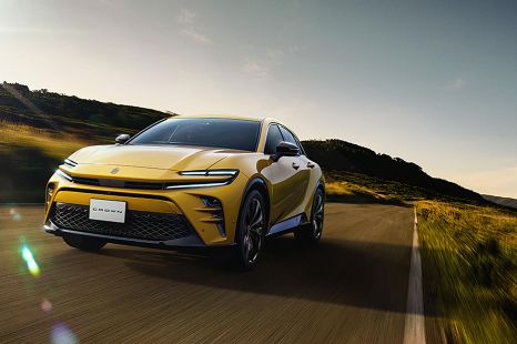 Toyota Crown Sport wants to be the king of hatchbacks