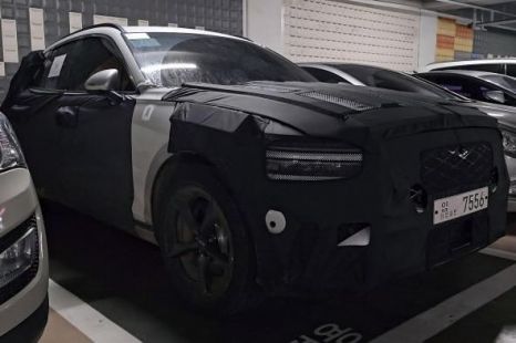 Genesis' BMW X3 rival getting interior, tech overhaul - report