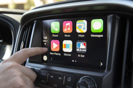 Can't go without Apple CarPlay or Android Auto? Survey says you're not alone