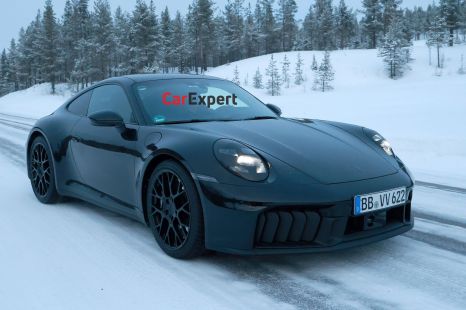 When the 2025 Porsche 911 hybrid will debut