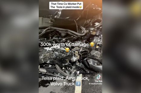 Hoon wrecks Tesla Model S Plaid before even leaving the dealer