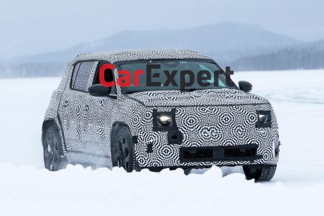 2025 Renault 4: Reborn electric hatch spied