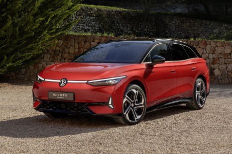 Volkswagen ID.7 GTX Tourer is a hot Passat-sized electric wagon