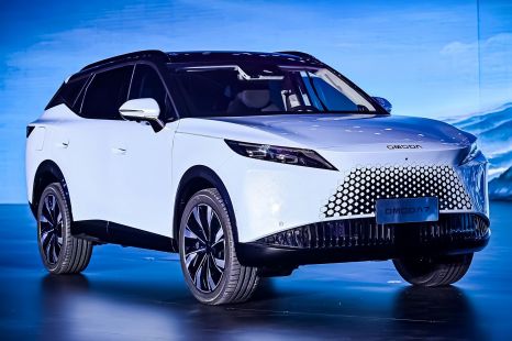 2025 Chery Omoda 7 revealed as new plug-in hybrid RAV4 rival