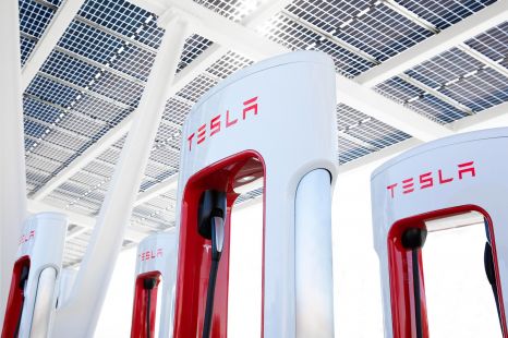 Tesla can now bill you for taking too long at a busy Supercharger in Australia
