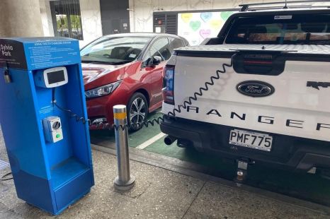Childish Ford Ranger Raptor owner tries to stick it to EVs