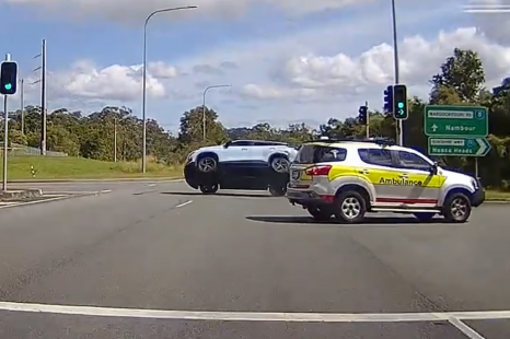Dashcam captures ambulance knocking Chery onto its roof