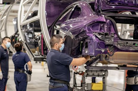 Carmakers get brief reprieve as Trump delays Canada, Mexico tariffs
