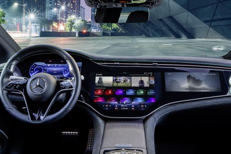 "Screens are not luxury", says luxury car brand that makes massive screens