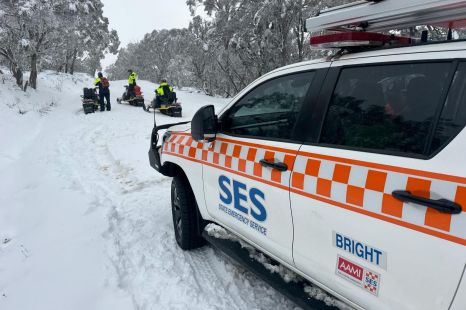 SES rescues more than 20 people stuck in their cars following heavy snow