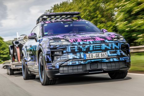 2026 Porsche Cayenne Electric sets British hill climb record