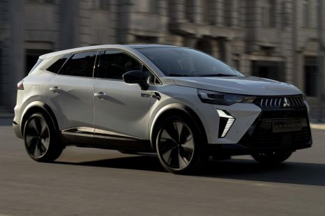 Mitsubishi Grandis returns, but it's no longer a people mover