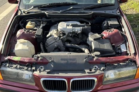 Man caught driving without bonnet and driver's seat now without car