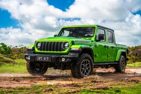 Jeep offering free Wrangler, Gladiator servicing after increasing service prices