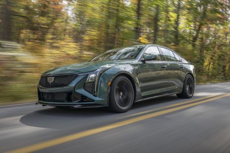 GM developing new petrol-powered RWD passenger cars – report