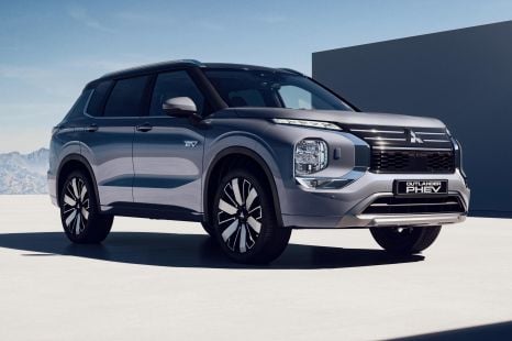 Mitsubishi Outlander PHEV with larger battery arrives in Australia early 2026