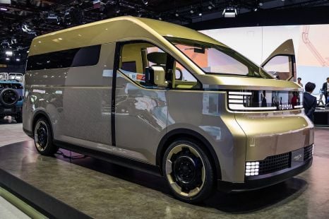 Toyota HiAce and Kayoibako concepts preview next-generation vans